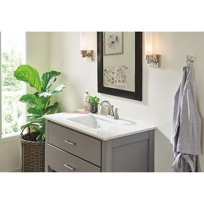 Delta Woodhurst Stainless Steel Finish Lever Handle Centerset Bathroom Sink Faucet with Matching Drain D2532LFSSMPU