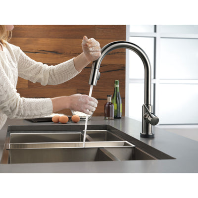 Delta Trinsic Black Stainless Steel Finish Single Handle Pull-Down Kitchen Faucet with Touch2O D9159TKSDST