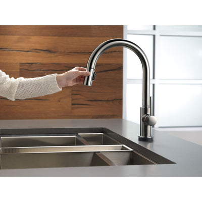Delta Trinsic Black Stainless Steel Finish Single Handle Pull-Down Kitchen Faucet with Touch2O D9159TKSDST