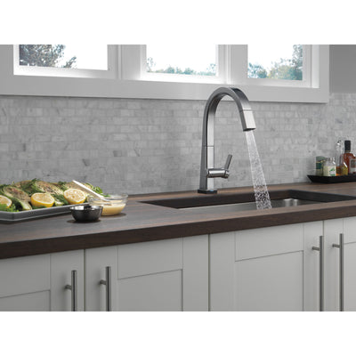 Delta Pivotal Arctic Stainless Steel Finish Single Handle Pull Down Kitchen Faucet with Touch2O Technology D9193TARDST